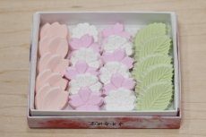 画像2: 桜菓子 22枚入り (2)